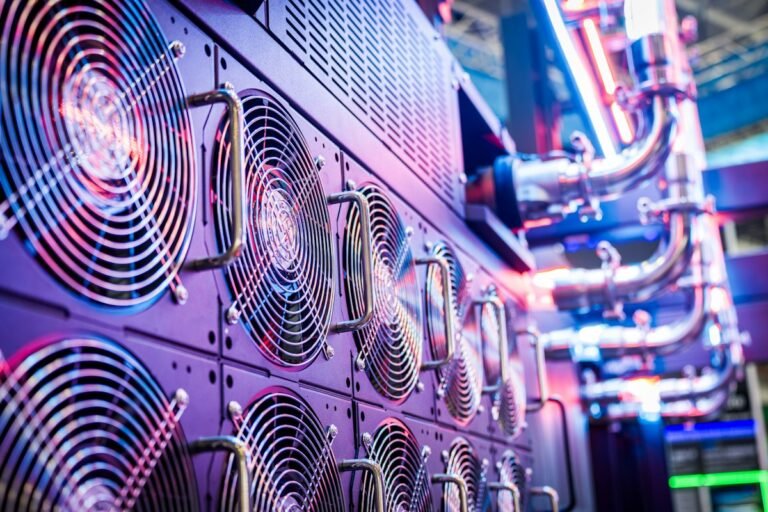 Server-Kühlung in einem modernen Rechenzentrum